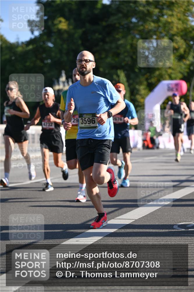 07.09.2025 - BARMER Alsterlauf Dr. Thomas Lammeyer http://msf.ph/oto/8707308 07.09.2025 09:27:15 Laufen 4732, 29, 3596, 2676 meine-sportfotos.de