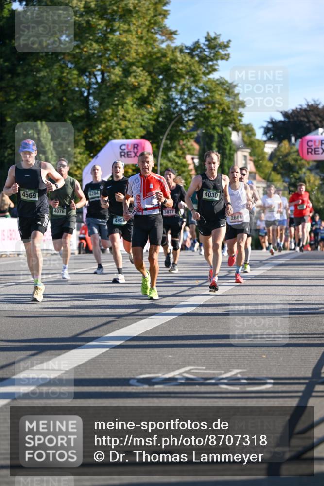 07.09.2025 - BARMER Alsterlauf Dr. Thomas Lammeyer http://msf.ph/oto/8707318 07.09.2025 09:27:17 Laufen 4569, 4076, 6204, 4959, 3877, 4030, 2601 meine-sportfotos.de
