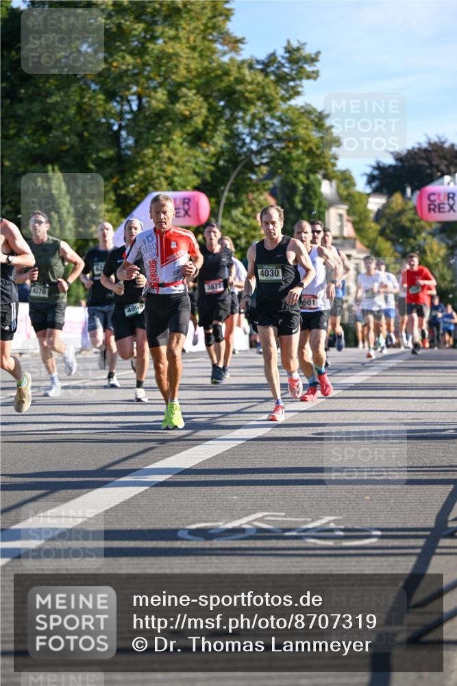 07.09.2025 - BARMER Alsterlauf Dr. Thomas Lammeyer http://msf.ph/oto/8707319 07.09.2025 09:27:17 Laufen 4076, 4959, 3877, 4030, 601 meine-sportfotos.de