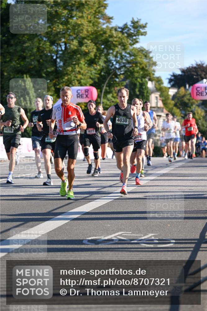 07.09.2025 - BARMER Alsterlauf Dr. Thomas Lammeyer http://msf.ph/oto/8707321 07.09.2025 09:27:18 Laufen 4076, 4959, 3877, 4030, 501 meine-sportfotos.de