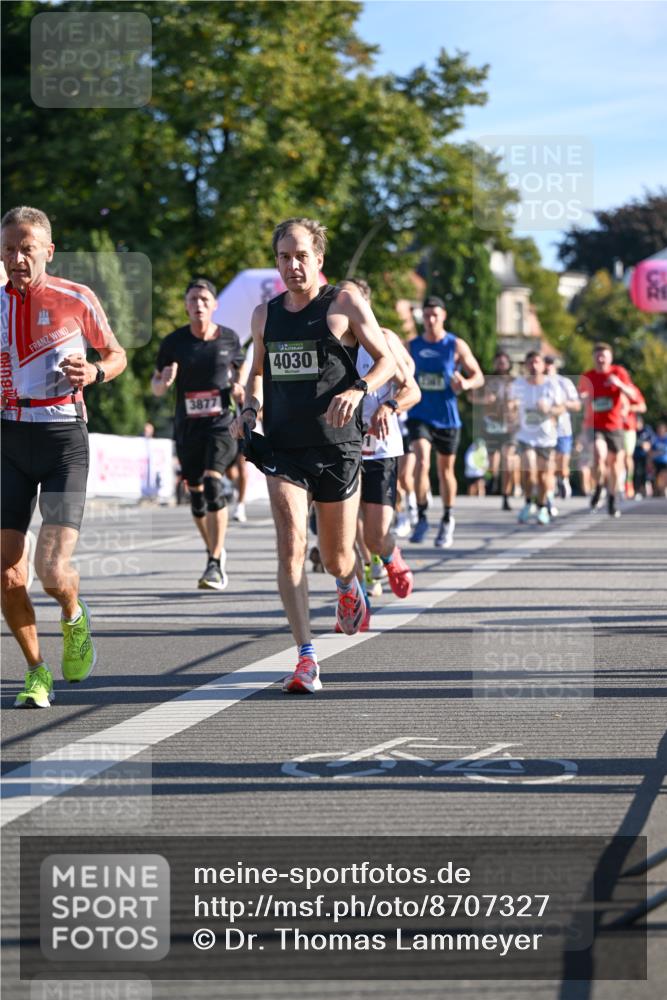 07.09.2025 - BARMER Alsterlauf Dr. Thomas Lammeyer http://msf.ph/oto/8707327 07.09.2025 09:27:19 Laufen 3877, 4030 meine-sportfotos.de