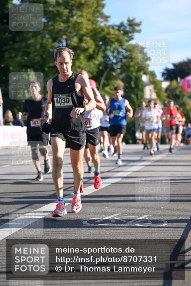 07.09.2025 - BARMER Alsterlauf Dr. Thomas Lammeyer http://msf.ph/oto/8707331 07.09.2025 09:27:19 Laufen 4030 meine-sportfotos.de
