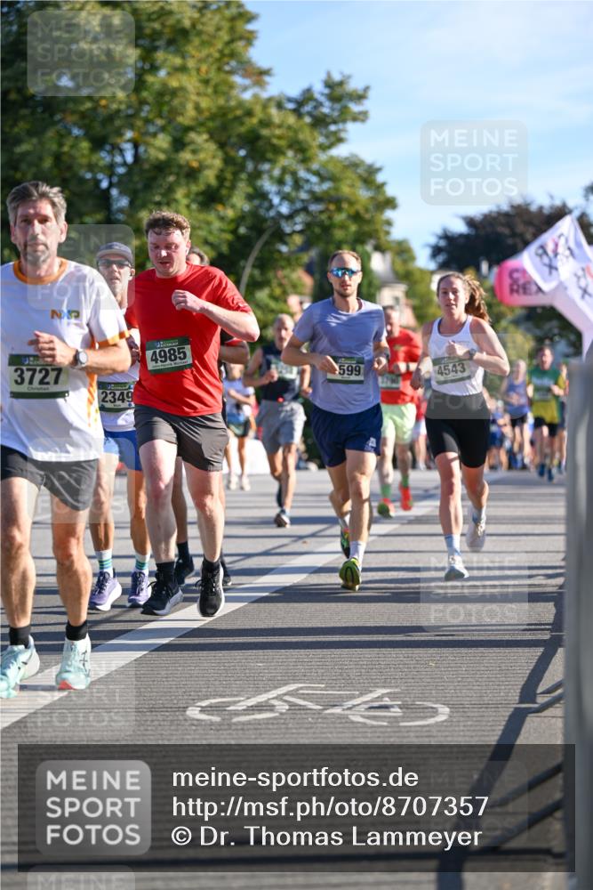07.09.2025 - BARMER Alsterlauf Dr. Thomas Lammeyer http://msf.ph/oto/8707357 07.09.2025 09:27:24 Laufen 92, 3727, 2349, 4985, 599, 56, 4543 meine-sportfotos.de
