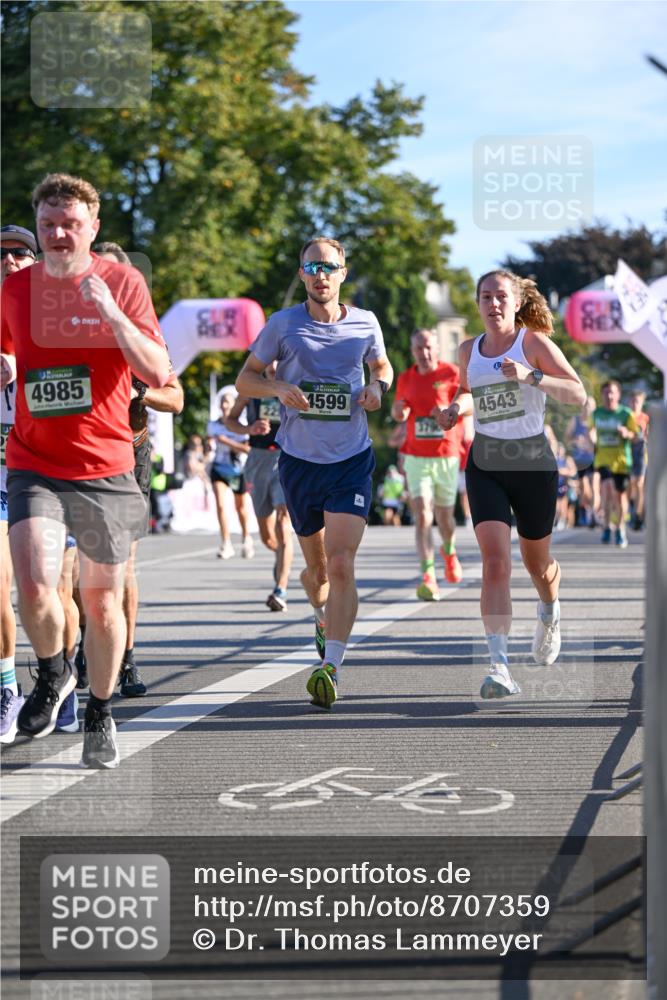 07.09.2025 - BARMER Alsterlauf Dr. Thomas Lammeyer http://msf.ph/oto/8707359 07.09.2025 09:27:25 Laufen 4985, 1599, 4543, 56 meine-sportfotos.de