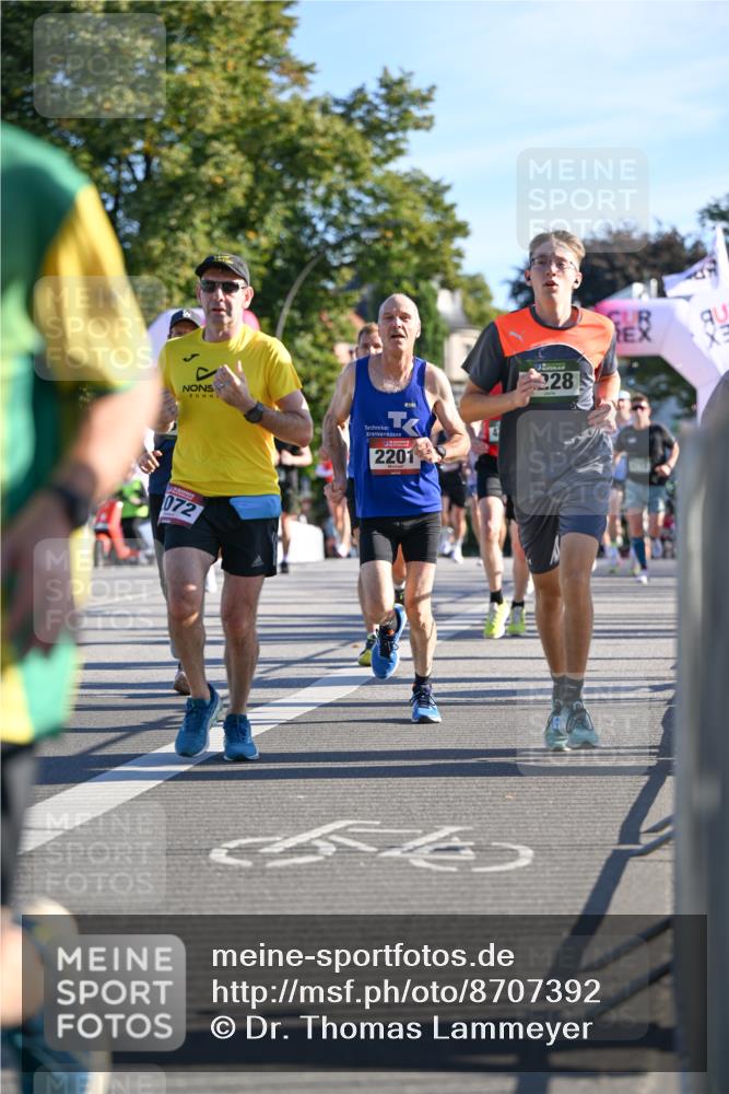 07.09.2025 - BARMER Alsterlauf Dr. Thomas Lammeyer http://msf.ph/oto/8707392 07.09.2025 09:27:32 Laufen 072, 2201, 228 meine-sportfotos.de