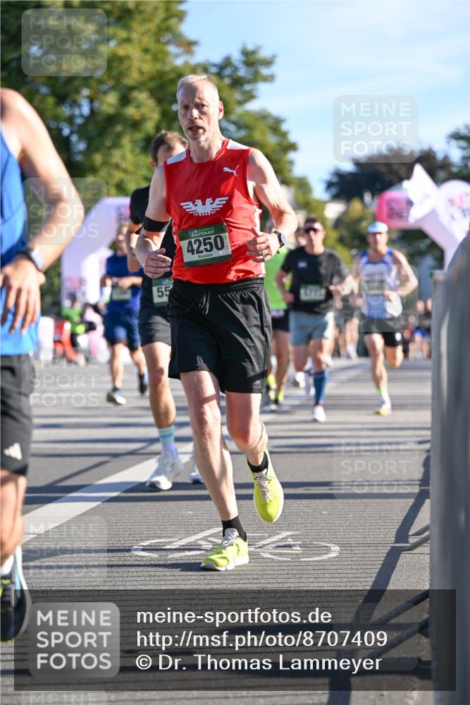 07.09.2025 - BARMER Alsterlauf Dr. Thomas Lammeyer http://msf.ph/oto/8707409 07.09.2025 09:27:35 Laufen 55, 4250 meine-sportfotos.de