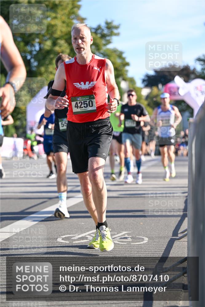 07.09.2025 - BARMER Alsterlauf Dr. Thomas Lammeyer http://msf.ph/oto/8707410 07.09.2025 09:27:35 Laufen 55, 4250 meine-sportfotos.de