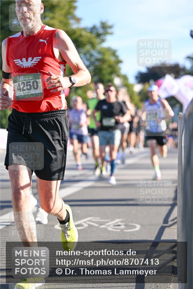 07.09.2025 - BARMER Alsterlauf Dr. Thomas Lammeyer http://msf.ph/oto/8707413 07.09.2025 09:27:35 Laufen 36, 4250 meine-sportfotos.de