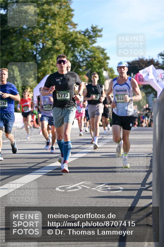 07.09.2025 - BARMER Alsterlauf Dr. Thomas Lammeyer http://msf.ph/oto/8707415 07.09.2025 09:27:37 Laufen 344, 4480, 5773, 844 meine-sportfotos.de