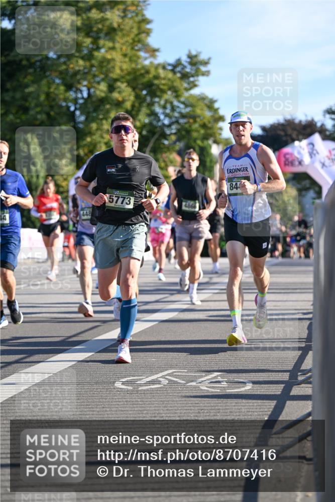 07.09.2025 - BARMER Alsterlauf Dr. Thomas Lammeyer http://msf.ph/oto/8707416 07.09.2025 09:27:37 Laufen 5773, 4866, 448, 44, 844 meine-sportfotos.de