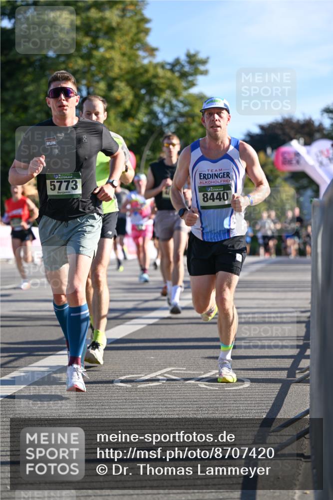 07.09.2025 - BARMER Alsterlauf Dr. Thomas Lammeyer http://msf.ph/oto/8707420 07.09.2025 09:27:37 Laufen 36, 5773, 8440 meine-sportfotos.de