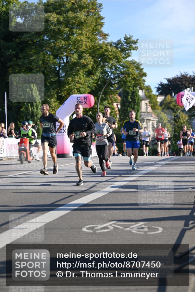 07.09.2025 - BARMER Alsterlauf Dr. Thomas Lammeyer http://msf.ph/oto/8707450 07.09.2025 09:27:44 Laufen 8431, 101, 5123, 6163 meine-sportfotos.de