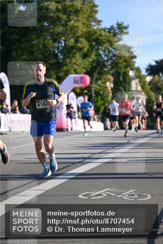 07.09.2025 - BARMER Alsterlauf Dr. Thomas Lammeyer http://msf.ph/oto/8707454 07.09.2025 09:27:48 Laufen 6163 meine-sportfotos.de