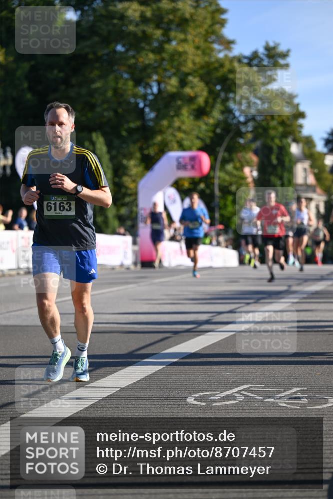 07.09.2025 - BARMER Alsterlauf Dr. Thomas Lammeyer http://msf.ph/oto/8707457 07.09.2025 09:27:48 Laufen 6163 meine-sportfotos.de