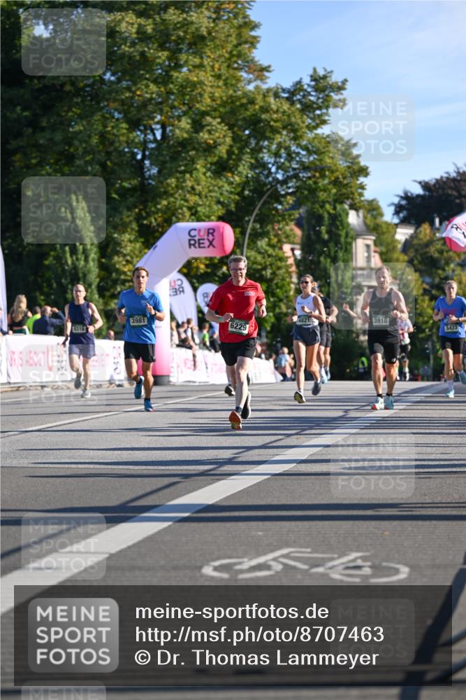 07.09.2025 - BARMER Alsterlauf Dr. Thomas Lammeyer http://msf.ph/oto/8707463 07.09.2025 09:27:50 Laufen 3981, 6229, 4821, 3916, 5423, 54 meine-sportfotos.de