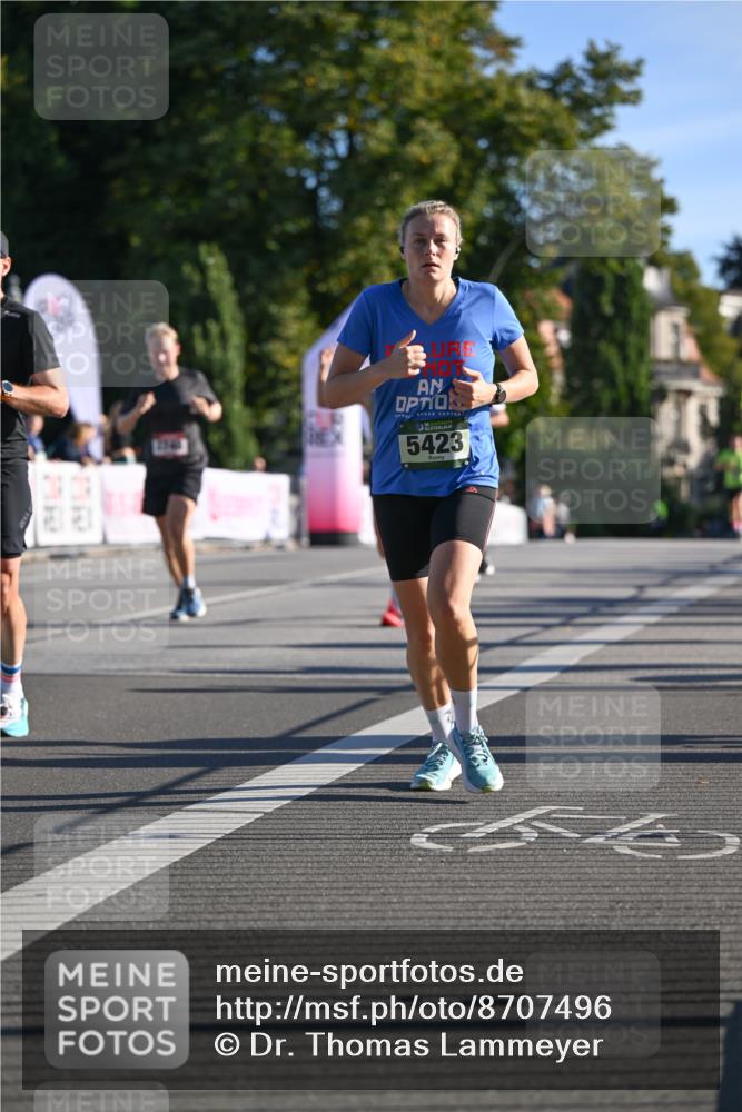 07.09.2025 - BARMER Alsterlauf Dr. Thomas Lammeyer http://msf.ph/oto/8707496 07.09.2025 09:27:55 Laufen 5423 meine-sportfotos.de
