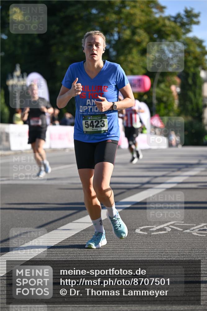 07.09.2025 - BARMER Alsterlauf Dr. Thomas Lammeyer http://msf.ph/oto/8707501 07.09.2025 09:27:56 Laufen 136, 5423 meine-sportfotos.de