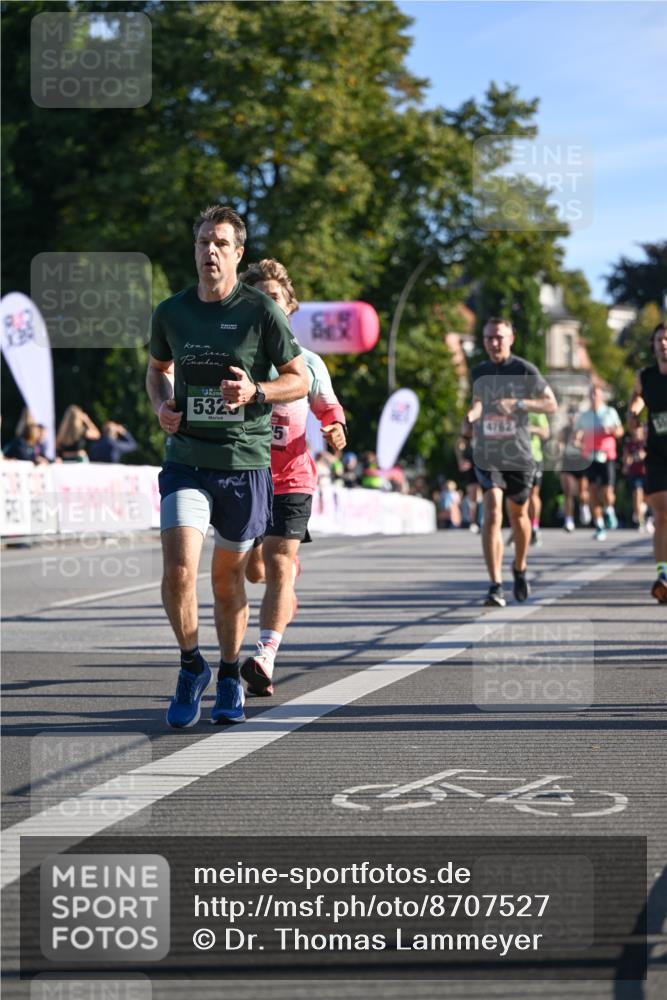 07.09.2025 - BARMER Alsterlauf Dr. Thomas Lammeyer http://msf.ph/oto/8707527 07.09.2025 09:28:02 Laufen 5325, 4762 meine-sportfotos.de