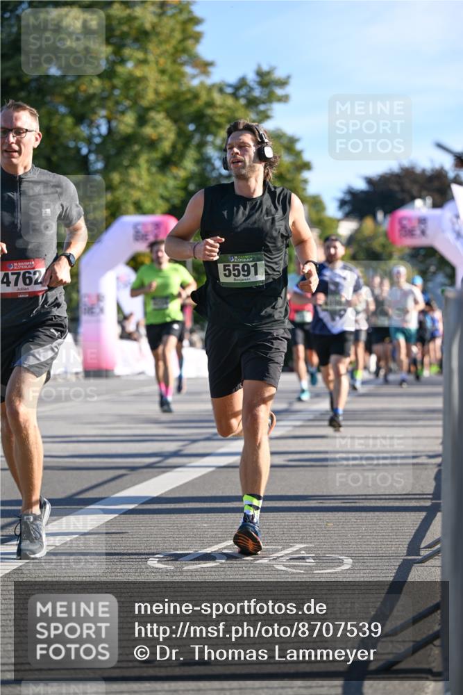 07.09.2025 - BARMER Alsterlauf Dr. Thomas Lammeyer http://msf.ph/oto/8707539 07.09.2025 09:28:04 Laufen 136, 4762, 5591 meine-sportfotos.de