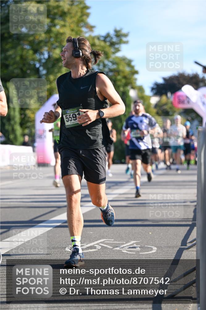 07.09.2025 - BARMER Alsterlauf Dr. Thomas Lammeyer http://msf.ph/oto/8707542 07.09.2025 09:28:05 Laufen 35, 136, 559 meine-sportfotos.de