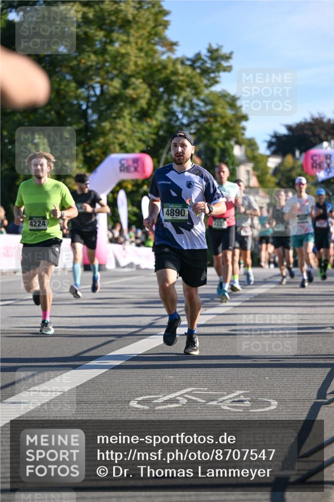 07.09.2025 - BARMER Alsterlauf Dr. Thomas Lammeyer http://msf.ph/oto/8707547 07.09.2025 09:28:06 Laufen 4224, 4890 meine-sportfotos.de