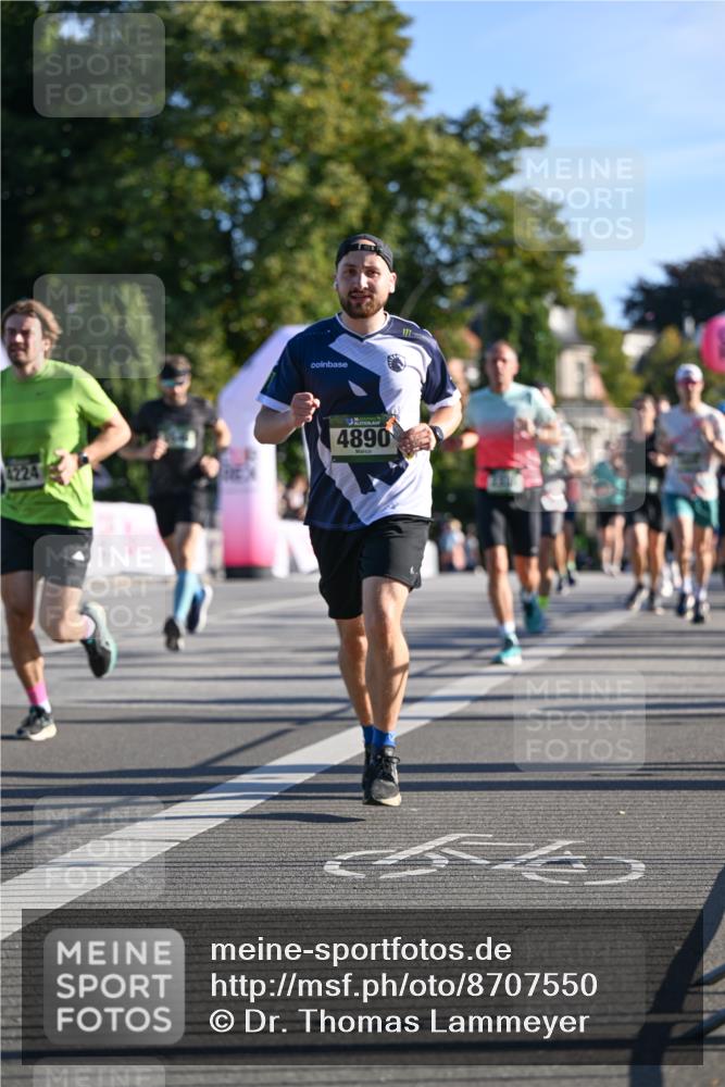07.09.2025 - BARMER Alsterlauf Dr. Thomas Lammeyer http://msf.ph/oto/8707550 07.09.2025 09:28:06 Laufen 4224, 4890 meine-sportfotos.de