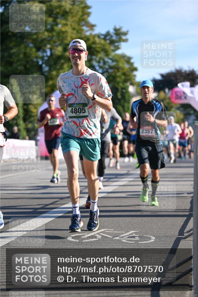 07.09.2025 - BARMER Alsterlauf Dr. Thomas Lammeyer http://msf.ph/oto/8707570 07.09.2025 09:28:10 Laufen 4805, 2357 meine-sportfotos.de