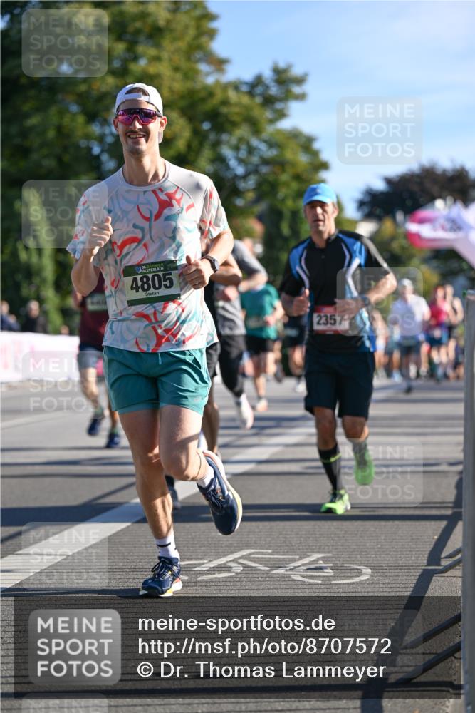 07.09.2025 - BARMER Alsterlauf Dr. Thomas Lammeyer http://msf.ph/oto/8707572 07.09.2025 09:28:10 Laufen 36, 4805, 2357 meine-sportfotos.de