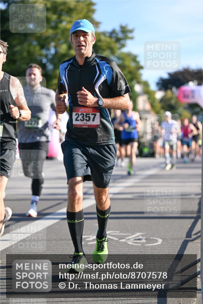 07.09.2025 - BARMER Alsterlauf Dr. Thomas Lammeyer http://msf.ph/oto/8707578 07.09.2025 09:28:11 Laufen 3276, 36, 2357 meine-sportfotos.de