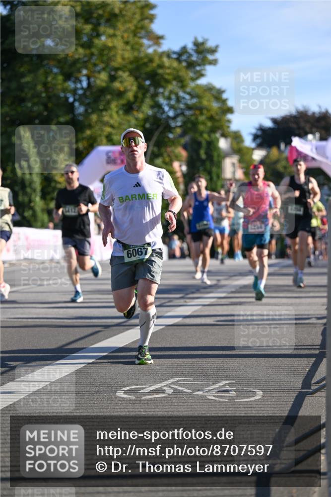 07.09.2025 - BARMER Alsterlauf Dr. Thomas Lammeyer http://msf.ph/oto/8707597 07.09.2025 09:28:15 Laufen 6067 meine-sportfotos.de