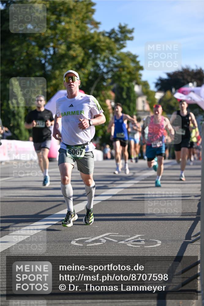 07.09.2025 - BARMER Alsterlauf Dr. Thomas Lammeyer http://msf.ph/oto/8707598 07.09.2025 09:28:16 Laufen 6067 meine-sportfotos.de