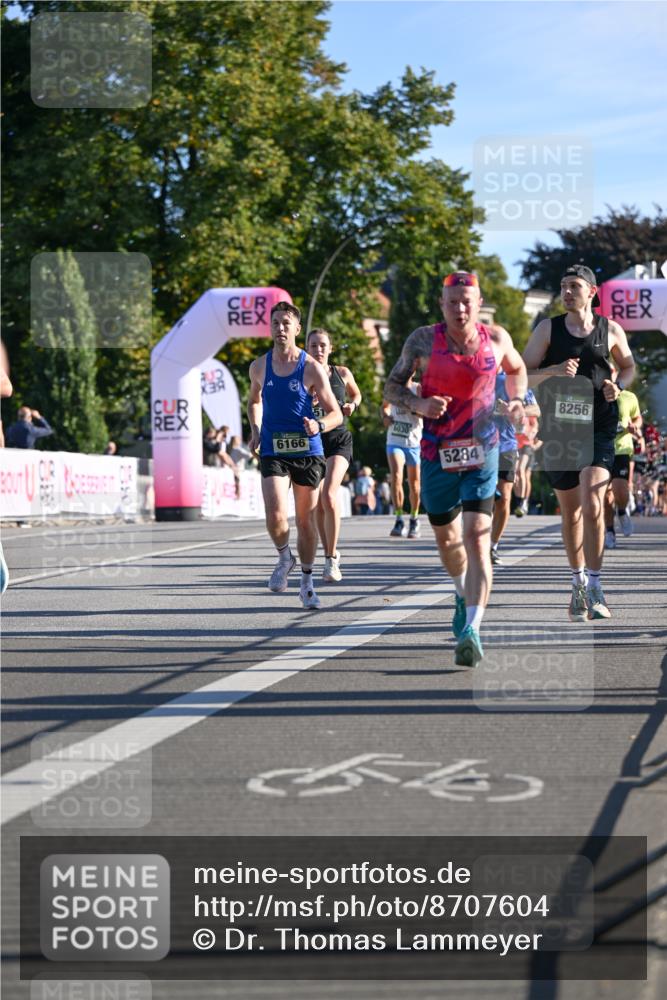 07.09.2025 - BARMER Alsterlauf Dr. Thomas Lammeyer http://msf.ph/oto/8707604 07.09.2025 09:28:17 Laufen 275540, 95, 6166, 8256, 6030, 5284 meine-sportfotos.de