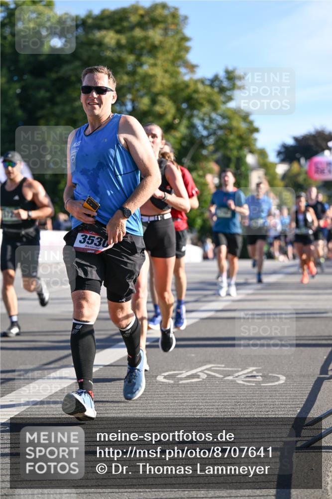 07.09.2025 - BARMER Alsterlauf Dr. Thomas Lammeyer http://msf.ph/oto/8707641 07.09.2025 09:28:26 Laufen 3530 meine-sportfotos.de