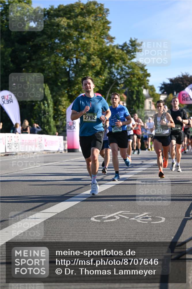 07.09.2025 - BARMER Alsterlauf Dr. Thomas Lammeyer http://msf.ph/oto/8707646 07.09.2025 09:28:28 Laufen 2792, 3974, 421, 55 meine-sportfotos.de