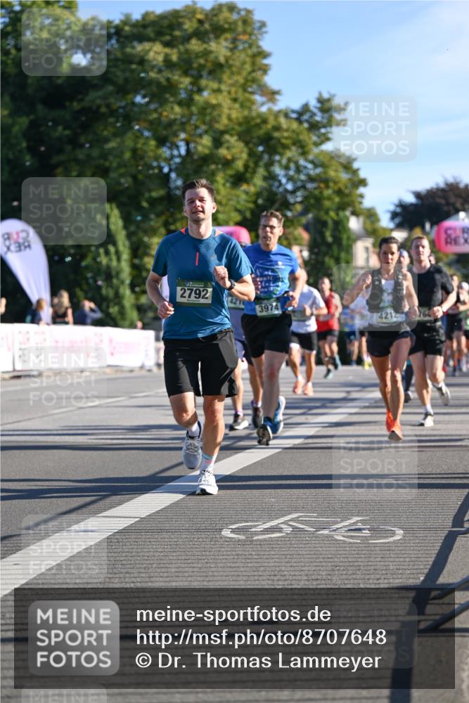 07.09.2025 - BARMER Alsterlauf Dr. Thomas Lammeyer http://msf.ph/oto/8707648 07.09.2025 09:28:28 Laufen 2792, 421, 3974 meine-sportfotos.de