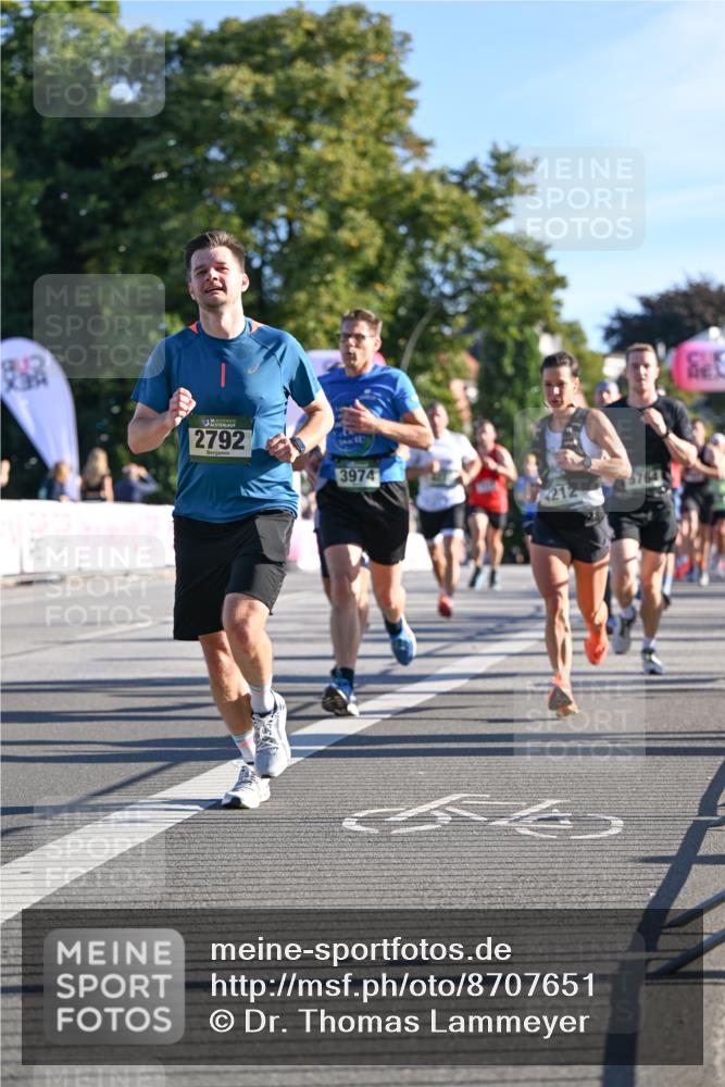 07.09.2025 - BARMER Alsterlauf Dr. Thomas Lammeyer http://msf.ph/oto/8707651 07.09.2025 09:28:28 Laufen 2792, 3974, 4212 meine-sportfotos.de