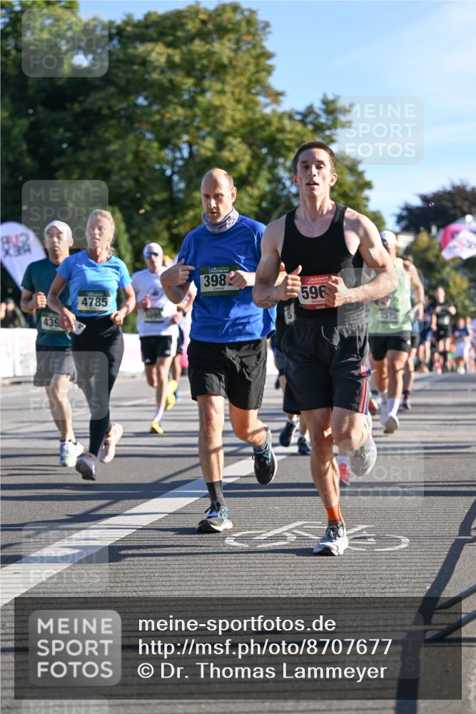 07.09.2025 - BARMER Alsterlauf Dr. Thomas Lammeyer http://msf.ph/oto/8707677 07.09.2025 09:28:34 Laufen 439, 4785, 398, 596, 1575 meine-sportfotos.de