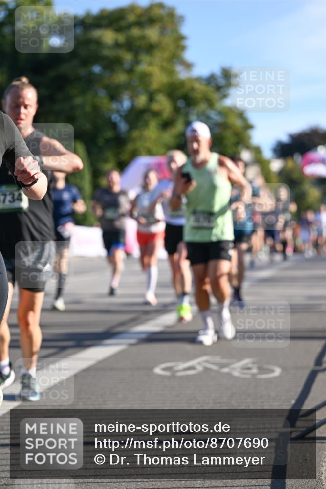 07.09.2025 - BARMER Alsterlauf Dr. Thomas Lammeyer http://msf.ph/oto/8707690 07.09.2025 09:28:36 Laufen 734 meine-sportfotos.de
