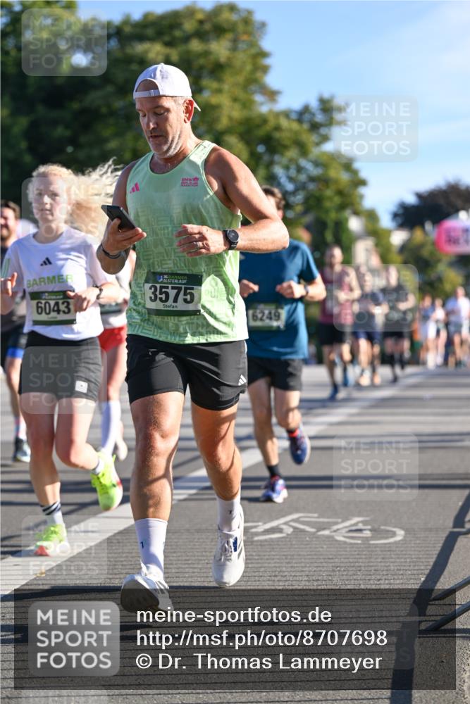 07.09.2025 - BARMER Alsterlauf Dr. Thomas Lammeyer http://msf.ph/oto/8707698 07.09.2025 09:28:37 Laufen 6043, 36, 3575, 6249 meine-sportfotos.de