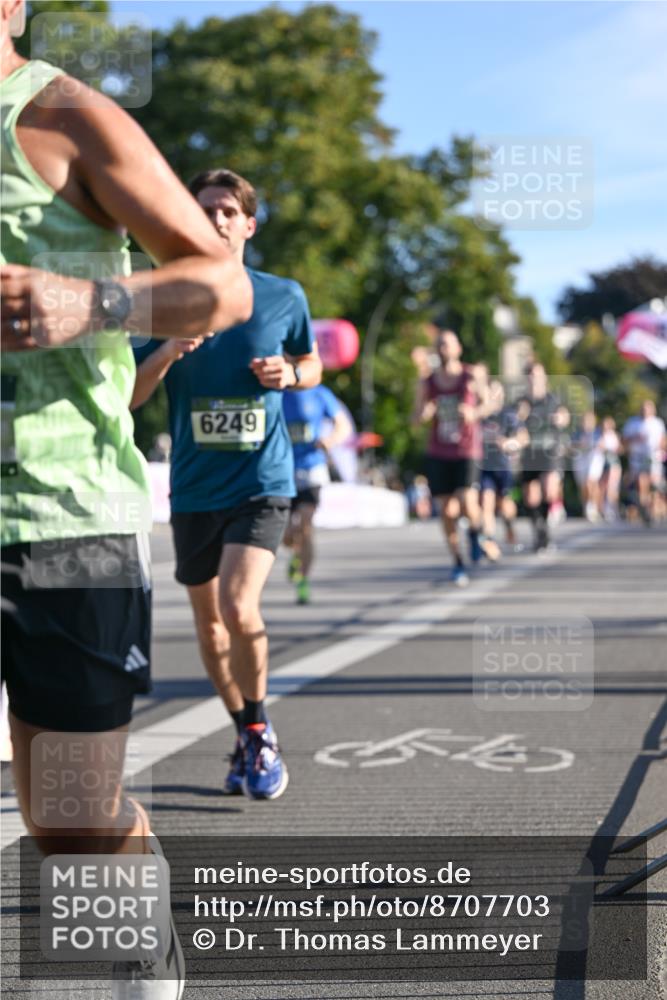07.09.2025 - BARMER Alsterlauf Dr. Thomas Lammeyer http://msf.ph/oto/8707703 07.09.2025 09:28:38 Laufen 6249 meine-sportfotos.de