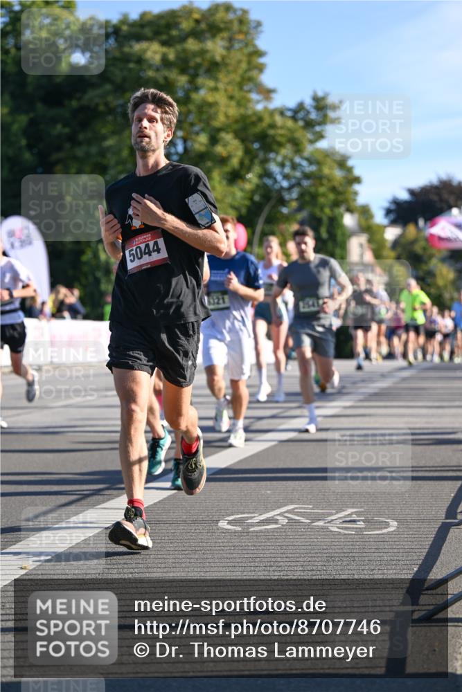 07.09.2025 - BARMER Alsterlauf Dr. Thomas Lammeyer http://msf.ph/oto/8707746 07.09.2025 09:28:45 Laufen 5044 meine-sportfotos.de