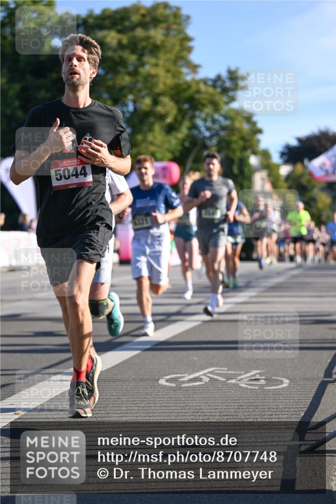 07.09.2025 - BARMER Alsterlauf Dr. Thomas Lammeyer http://msf.ph/oto/8707748 07.09.2025 09:28:45 Laufen 5044, 1321, 554 meine-sportfotos.de