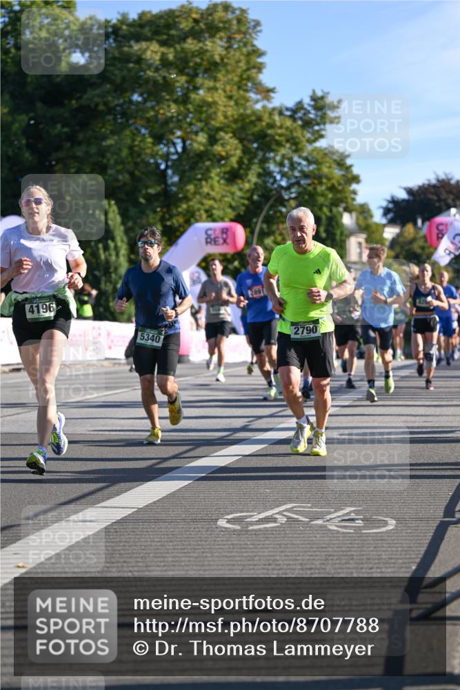 07.09.2025 - BARMER Alsterlauf Dr. Thomas Lammeyer http://msf.ph/oto/8707788 07.09.2025 09:28:52 Laufen 4196, 5340, 2790, 59, 4295 meine-sportfotos.de