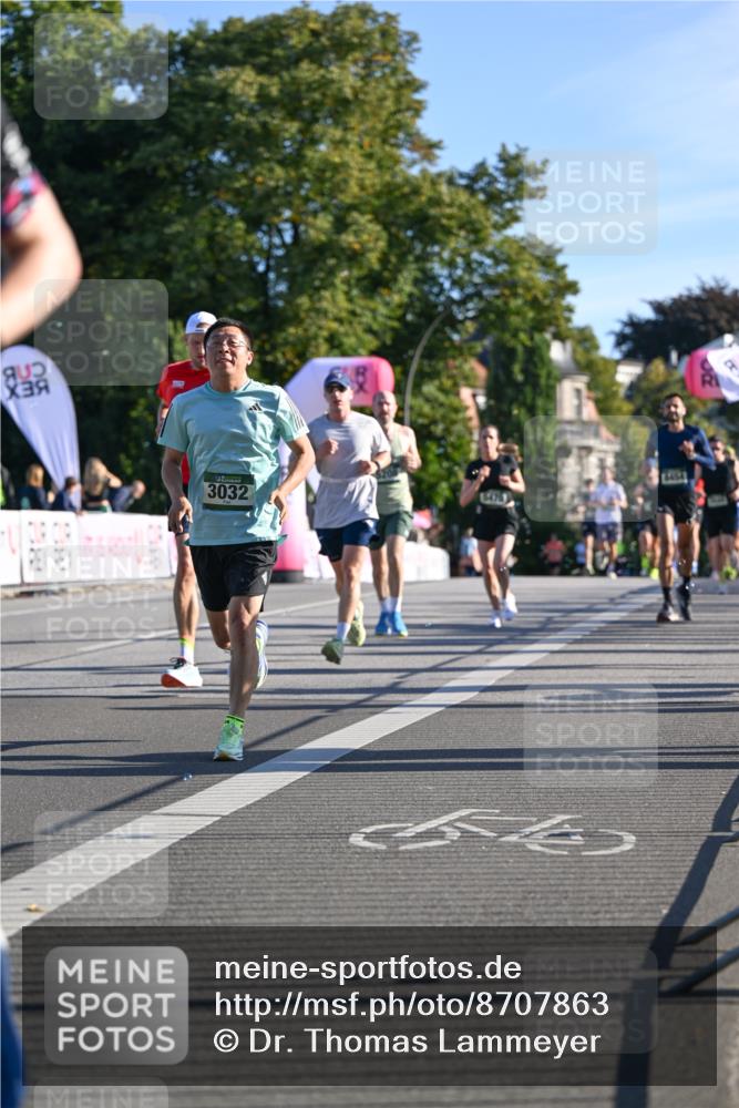 07.09.2025 - BARMER Alsterlauf Dr. Thomas Lammeyer http://msf.ph/oto/8707863 07.09.2025 09:29:04 Laufen 3032, 6470 meine-sportfotos.de