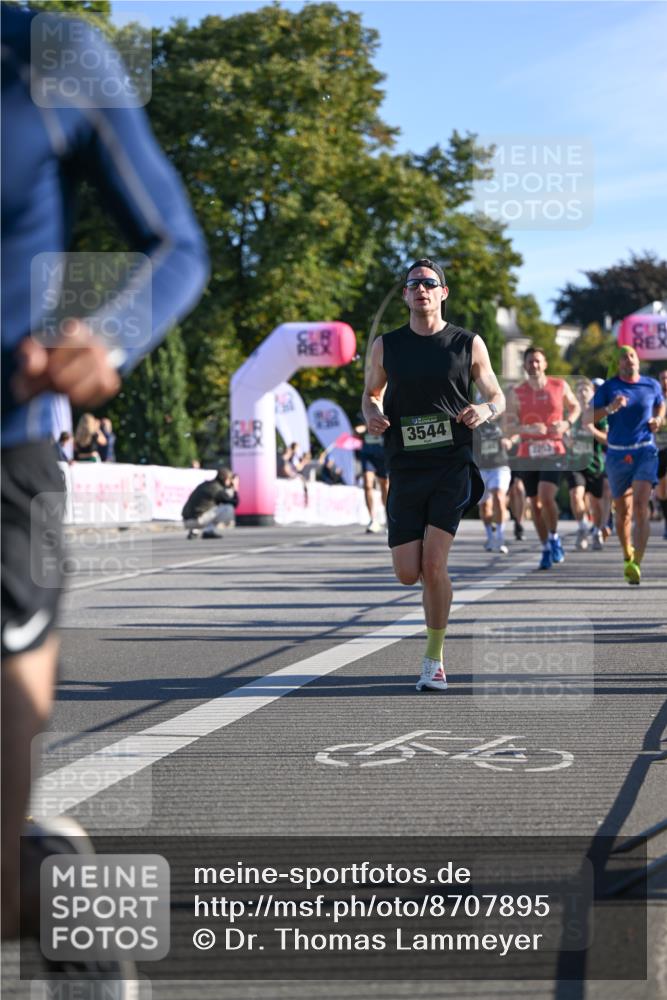 07.09.2025 - BARMER Alsterlauf Dr. Thomas Lammeyer http://msf.ph/oto/8707895 07.09.2025 09:29:10 Laufen 3544, 2253, 39 meine-sportfotos.de