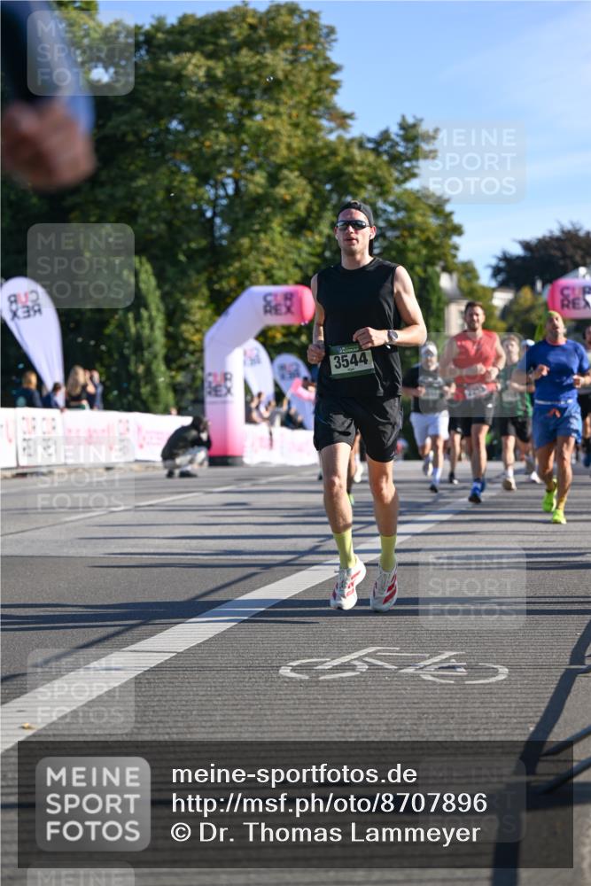 07.09.2025 - BARMER Alsterlauf Dr. Thomas Lammeyer http://msf.ph/oto/8707896 07.09.2025 09:29:10 Laufen 3544 meine-sportfotos.de