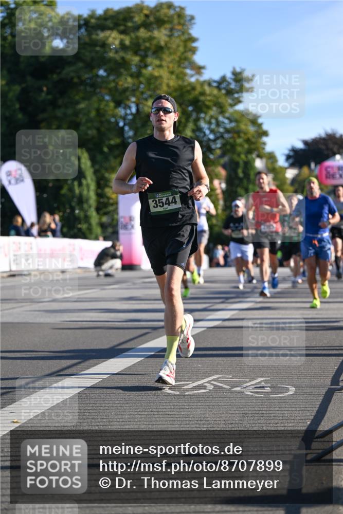 07.09.2025 - BARMER Alsterlauf Dr. Thomas Lammeyer http://msf.ph/oto/8707899 07.09.2025 09:29:10 Laufen 3544 meine-sportfotos.de