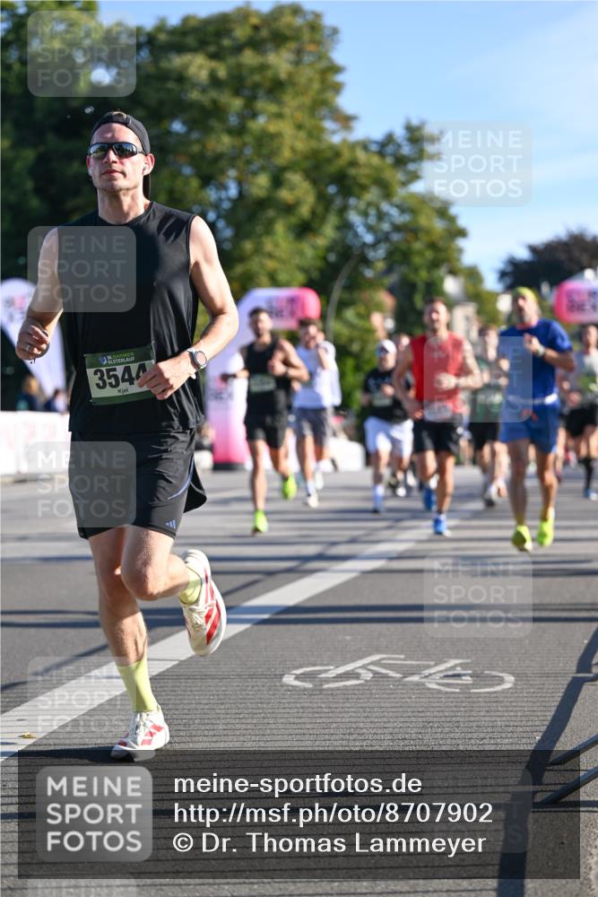 07.09.2025 - BARMER Alsterlauf Dr. Thomas Lammeyer http://msf.ph/oto/8707902 07.09.2025 09:29:11 Laufen 136, 3544, 54 meine-sportfotos.de