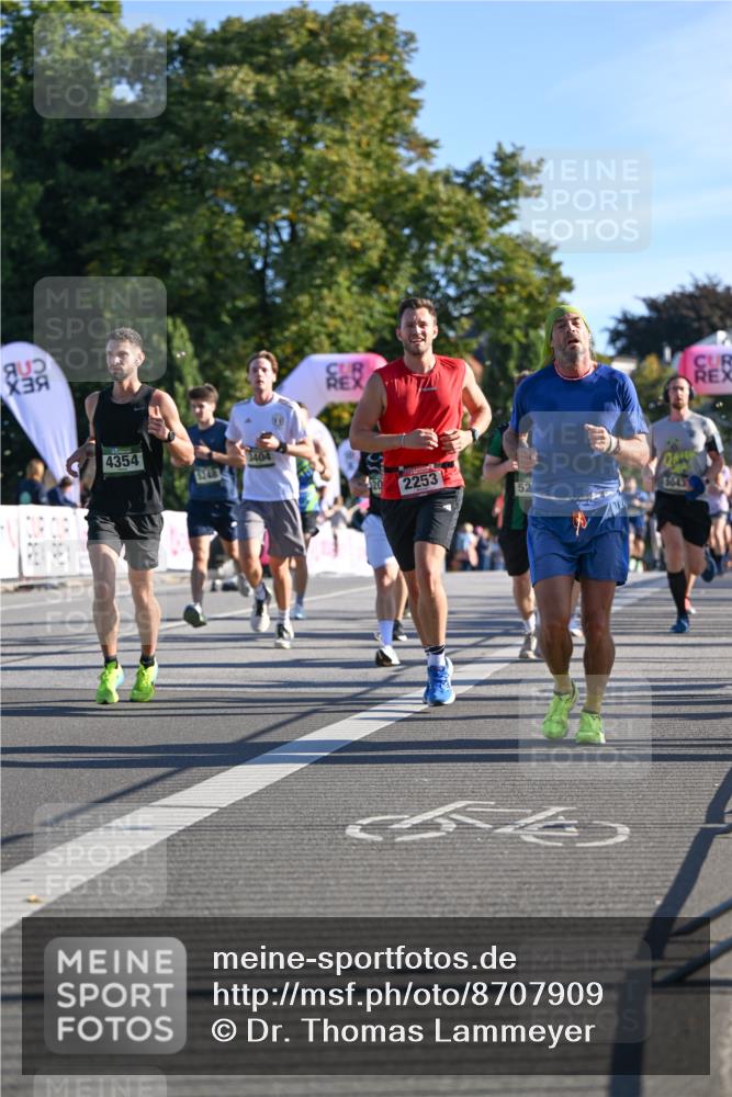 07.09.2025 - BARMER Alsterlauf Dr. Thomas Lammeyer http://msf.ph/oto/8707909 07.09.2025 09:29:12 Laufen 4354, 5248, 3404, 20, 2253, 52, 59, 5043 meine-sportfotos.de