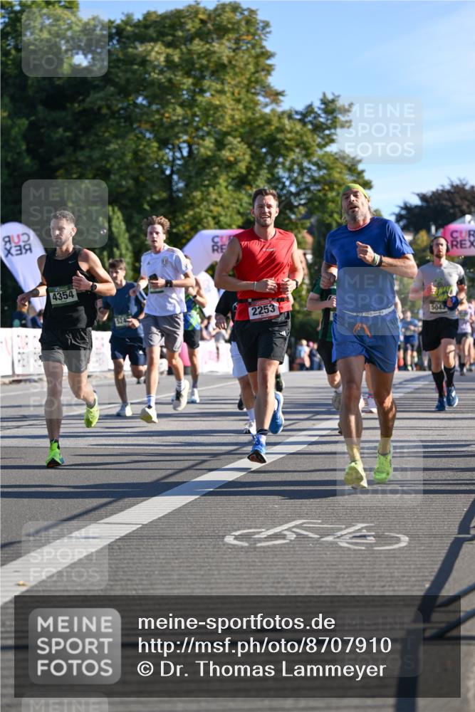 07.09.2025 - BARMER Alsterlauf Dr. Thomas Lammeyer http://msf.ph/oto/8707910 07.09.2025 09:29:12 Laufen 4354, 524, 2253, 54, 5043 meine-sportfotos.de